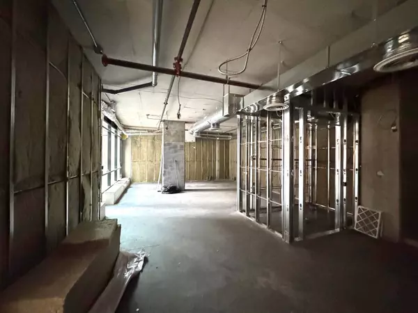 Hamilton, ON L8P 0B8,150 Main ST #C5A