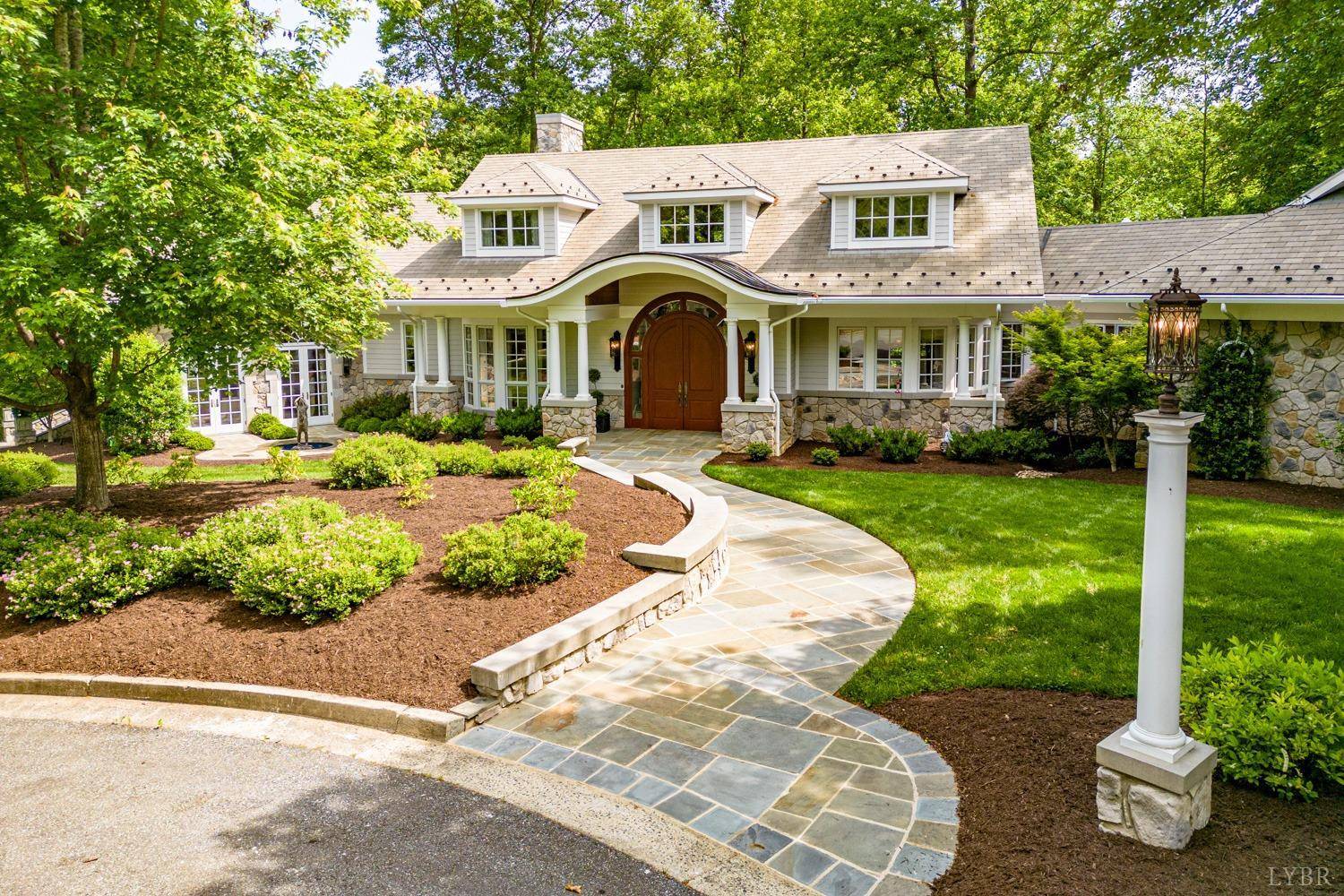 Lynchburg, VA 24503,611 Heritage DR