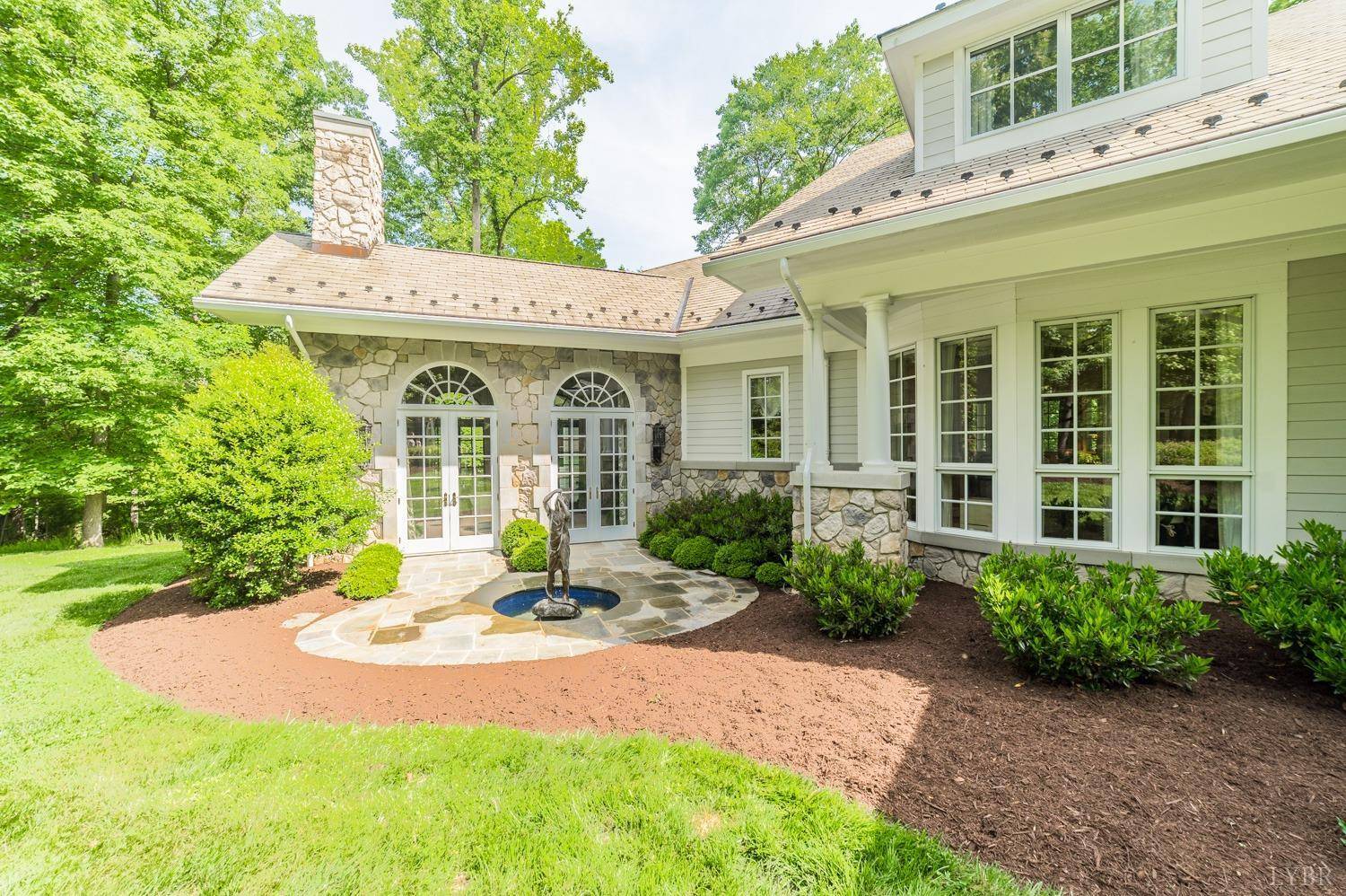 Lynchburg, VA 24503,611 Heritage DR