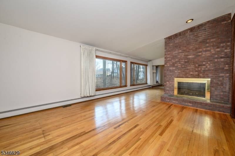 Woodbridge Twp., NJ 07067,38 Heather Ln