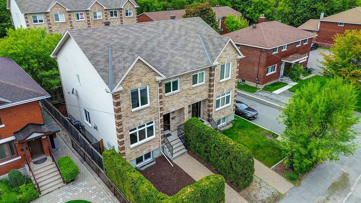 Woodroffe, ON K2A 3V5,326 Woodroffe AVE