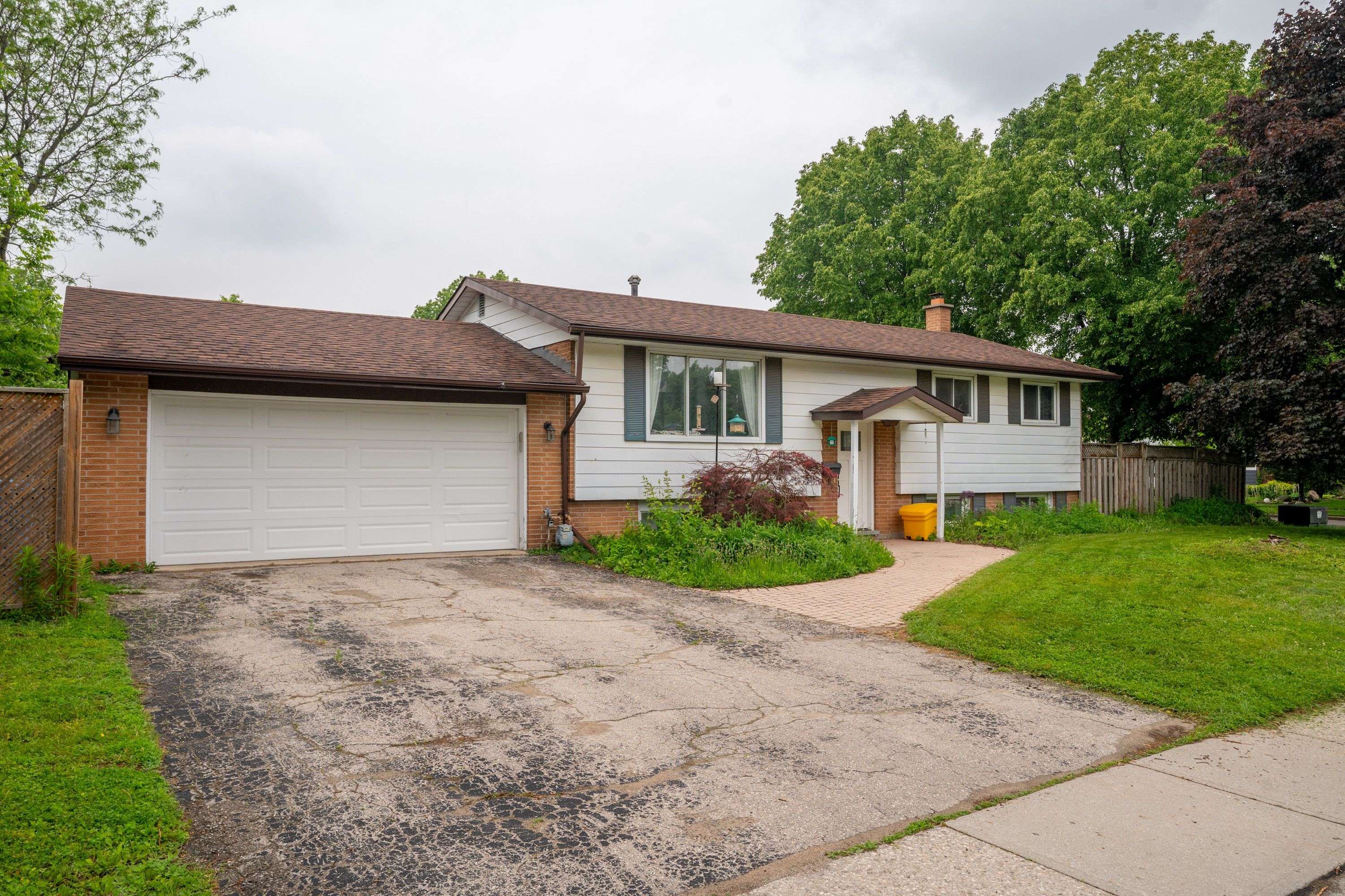 Guelph, ON N1G 2P8,1 Picadilly PL