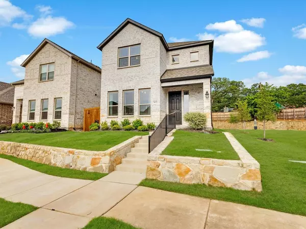 7672 Regal Lane,  North Richland Hills,  TX 76180