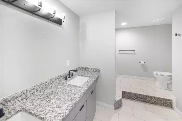 Jacksboro, TX 76458,221 S 7th Street