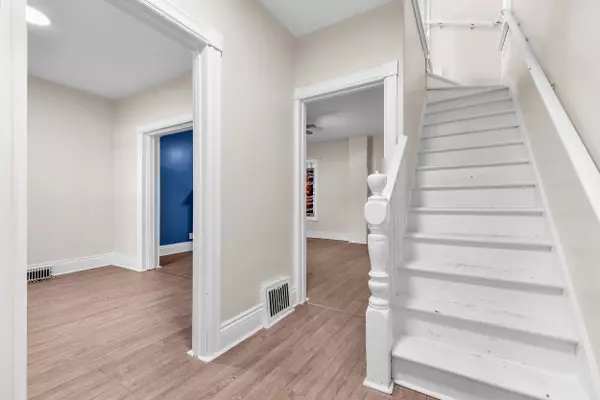 Hamilton, ON L8L 4H1,224 Burlington ST E