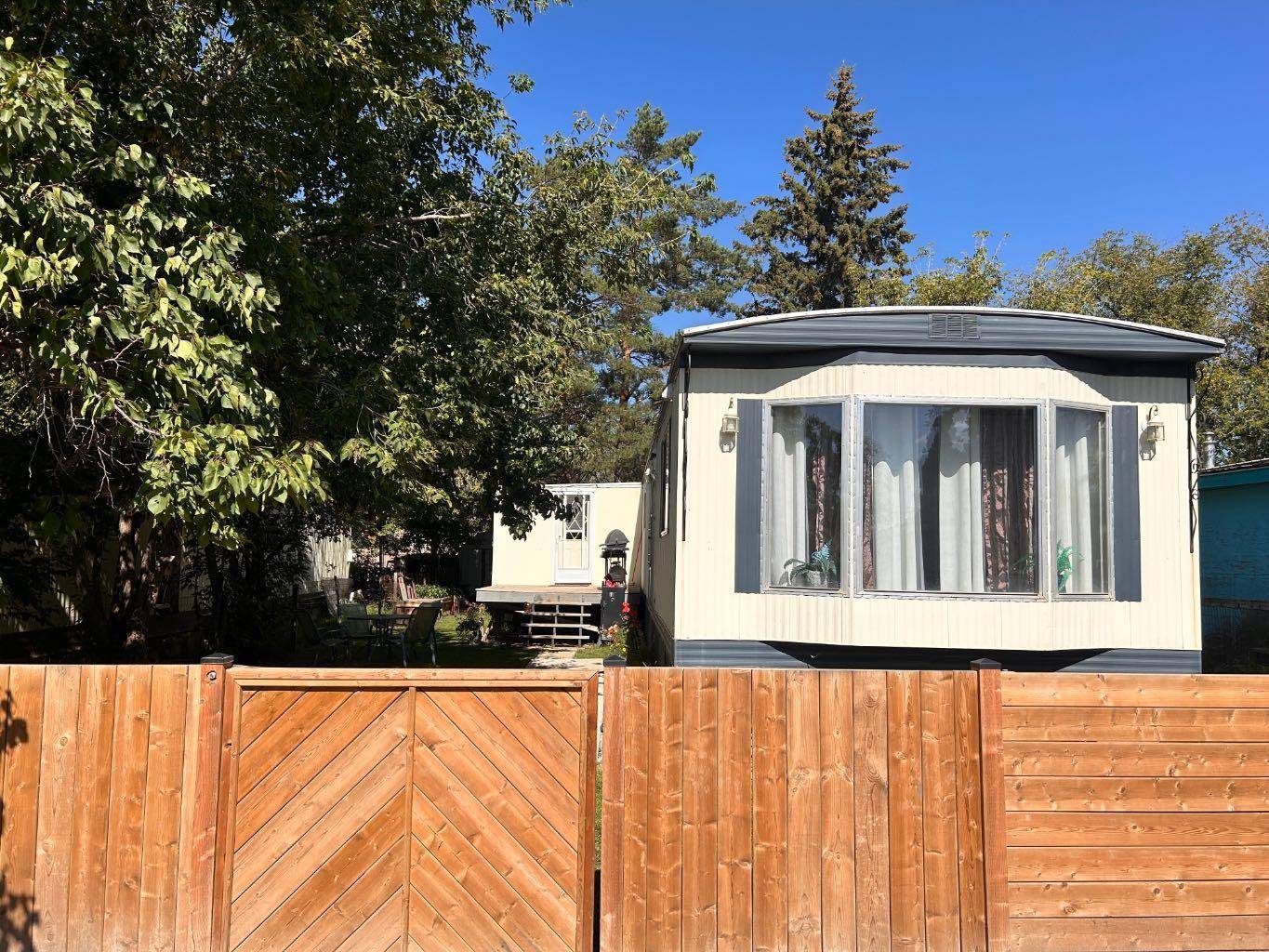 Vermilion, AB T9X1Y2,5104 45 AVE