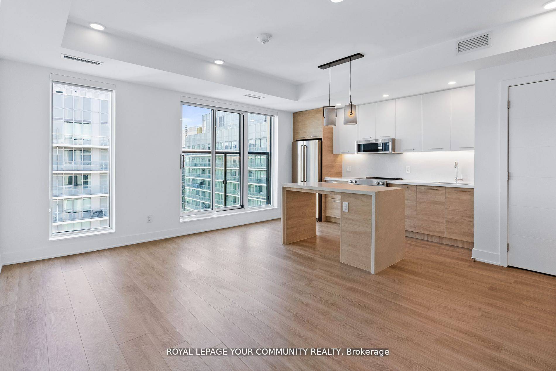 200 Redpath AVE #1707, Toronto C10, ON M4P 0E6