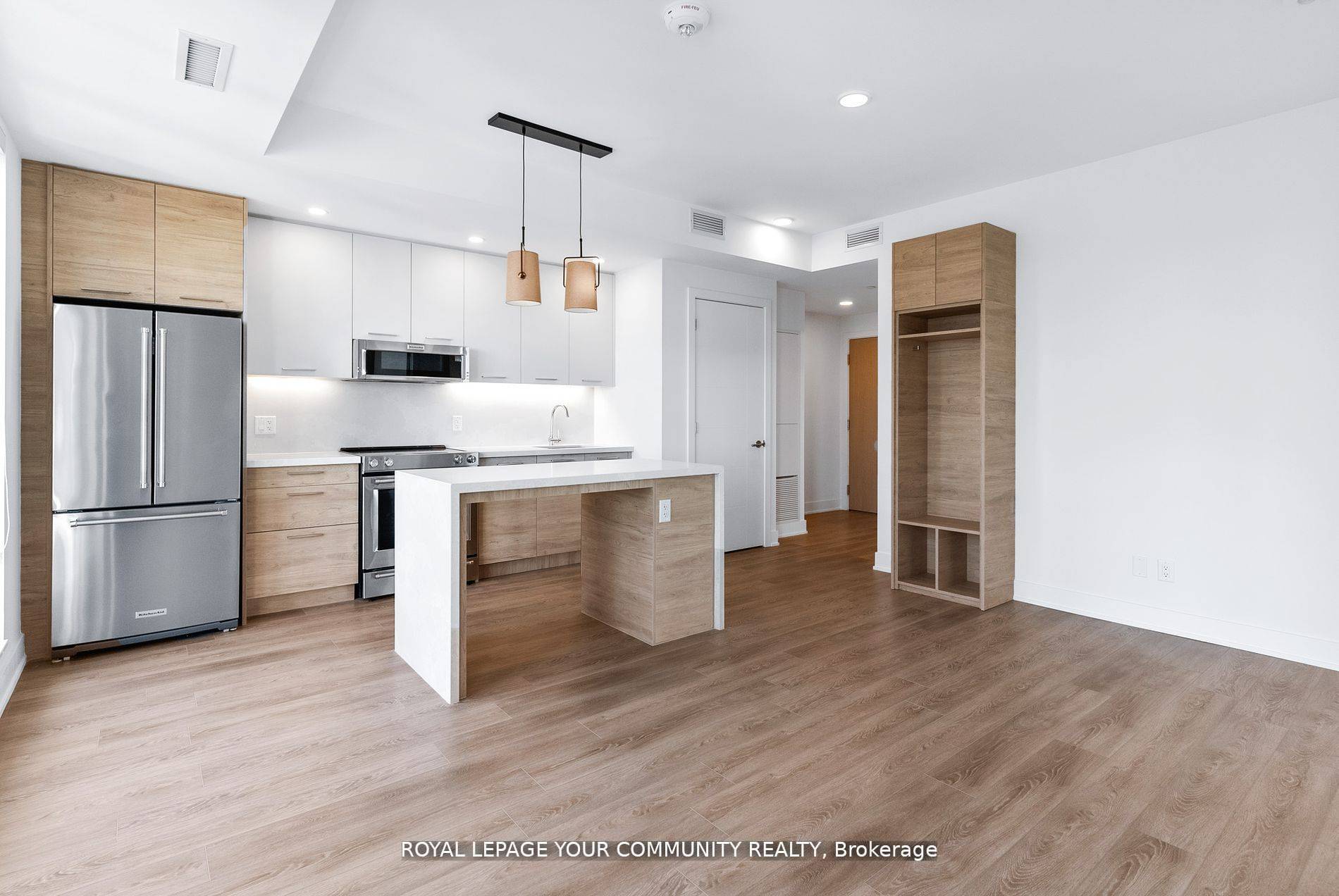 Toronto C10, ON M4P 0E6,200 Redpath AVE #1707