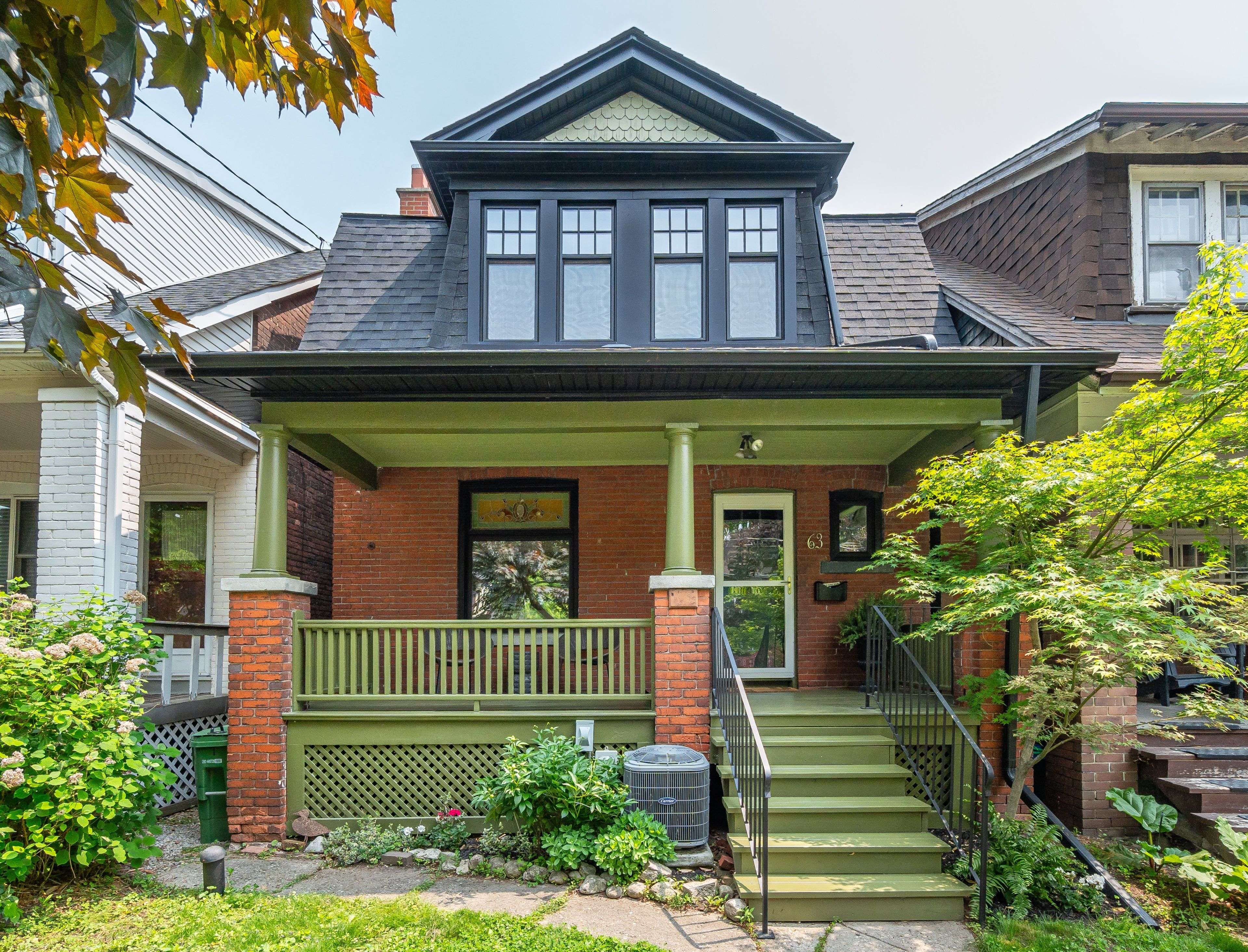 Toronto E01, ON M4J 4M4,63 Lamb AVE