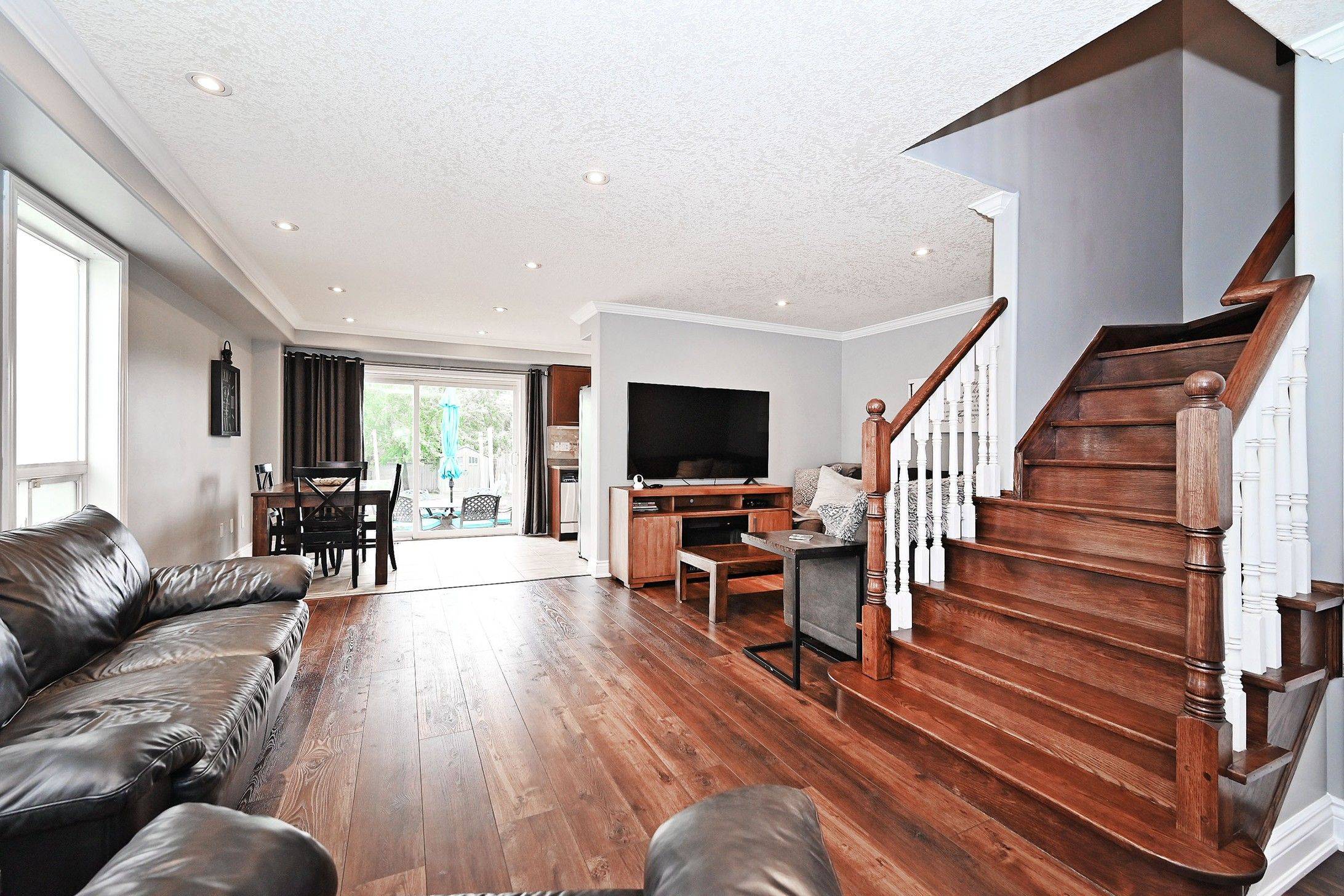 Barrie, ON L4N 6A7,25 Lake CRES