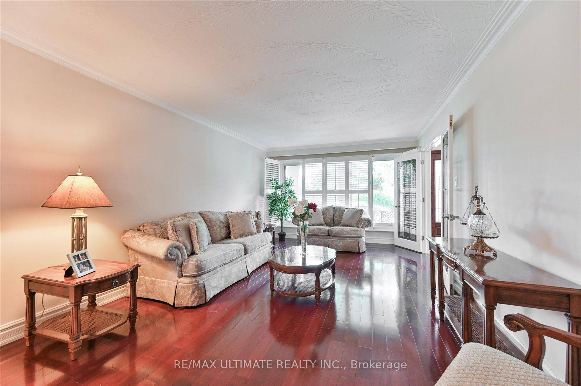 Mississauga, ON L4Y 3Y7,2321 Harcourt CRES
