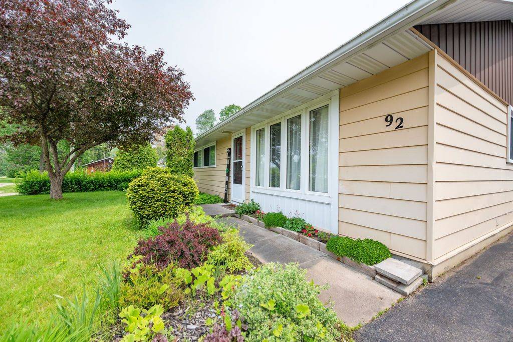 Deep River, ON K0J 1P0,92 Glendale AVE