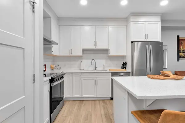 8355 19 AVE SW #318, Calgary, AB T3H6G3