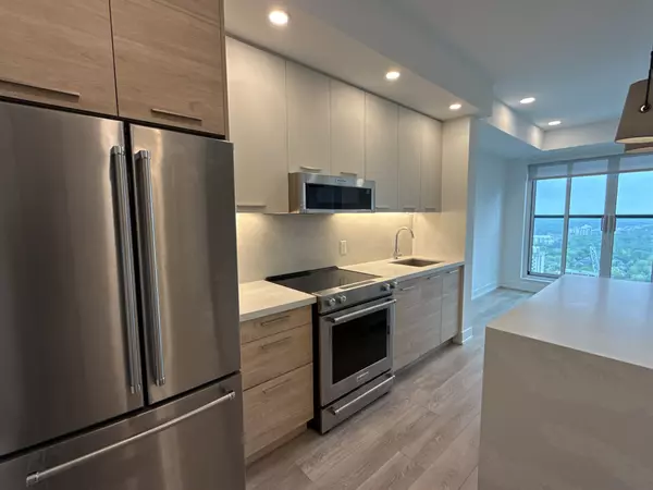 Toronto C10, ON M4P 0E6,200 Redpath AVE #3408