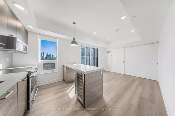 Toronto C01, ON M5S 0E4,484 Spadina AVE #211