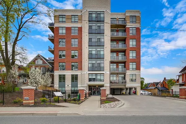 Kitchener, ON N2G 1W6,399 Queen ST S #213