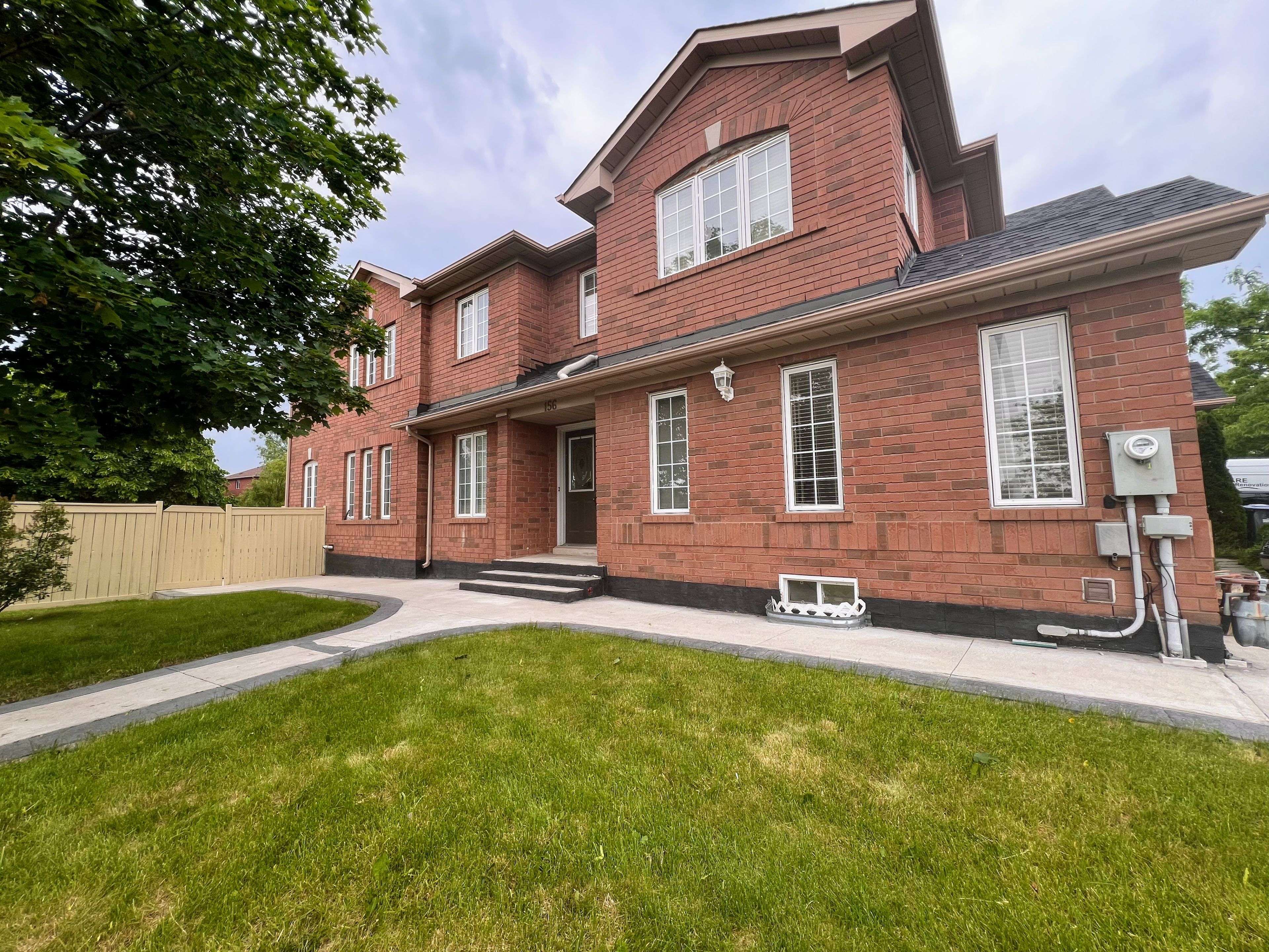 156 Fairhill AVE, Brampton, ON L7A 2H7