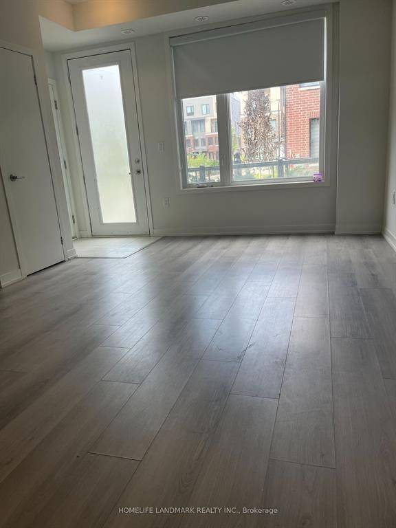 Mississauga, ON L5L 5T3,3409 Ridgeway DR #22