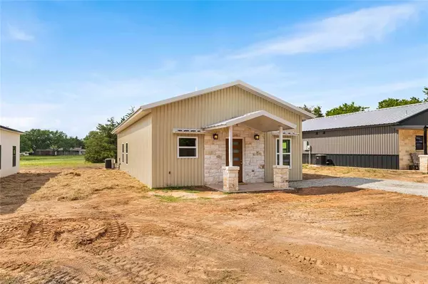 Mart, TX 76664,1109 E Navarro Avenue