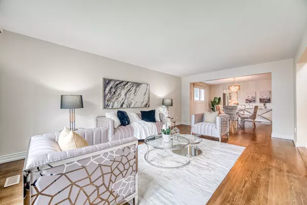 Toronto C14, ON M2M 3N2,627 Conacher DR