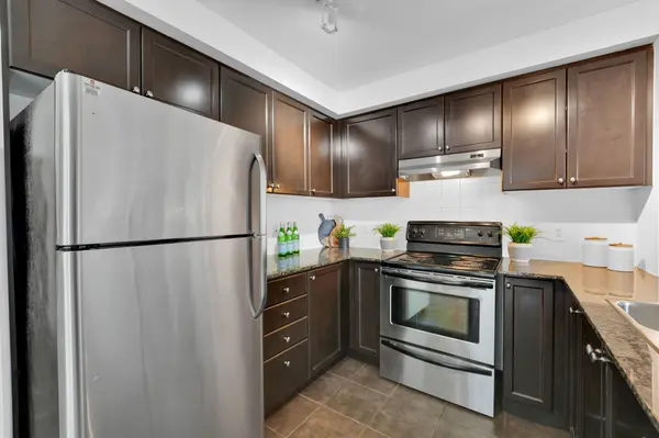 Vaughan, ON L4J 9K4,2 Maison Parc CT #710