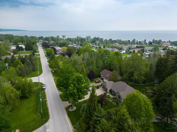 Meaford, ON N4L 1L9,515 Ridge RD