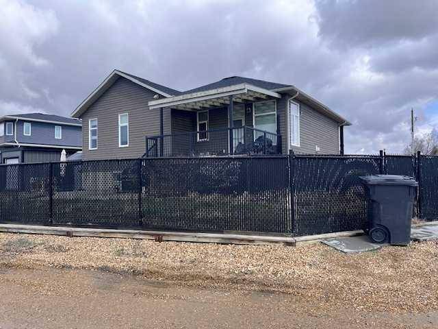 Drumheller, AB T0J0Y6,827 Bankview DR