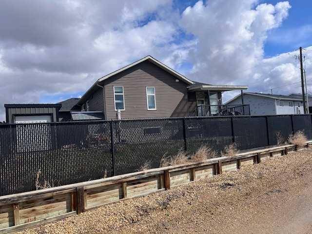 Drumheller, AB T0J0Y6,827 Bankview DR