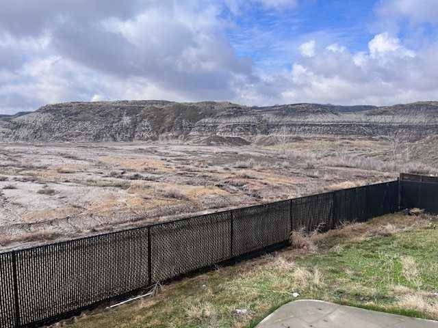 Drumheller, AB T0J0Y6,827 Bankview DR