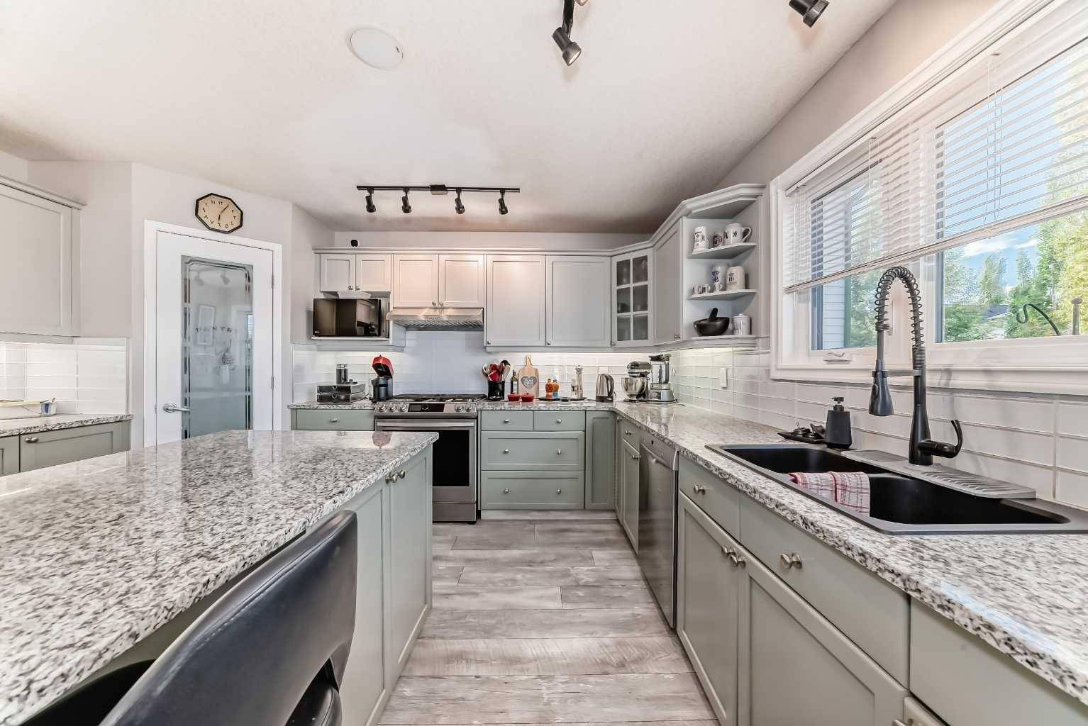 Calgary, AB T2Z 3H6,367 Douglas Ridge CIR Southeast