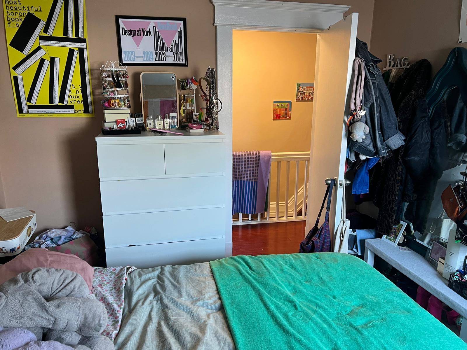 Toronto E03, ON M4K 1R1,572 Danforth Ave, AVE #3rd