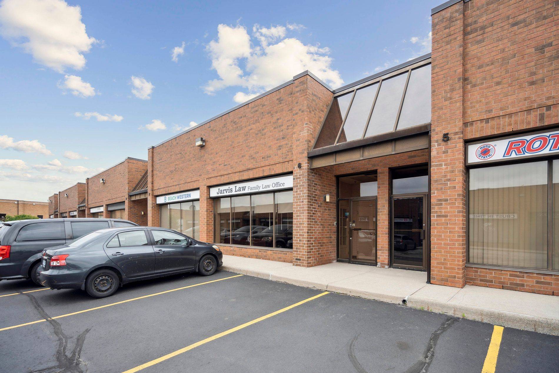 Oakville, ON L6L 6L4,2333 Wyecroft RD #6