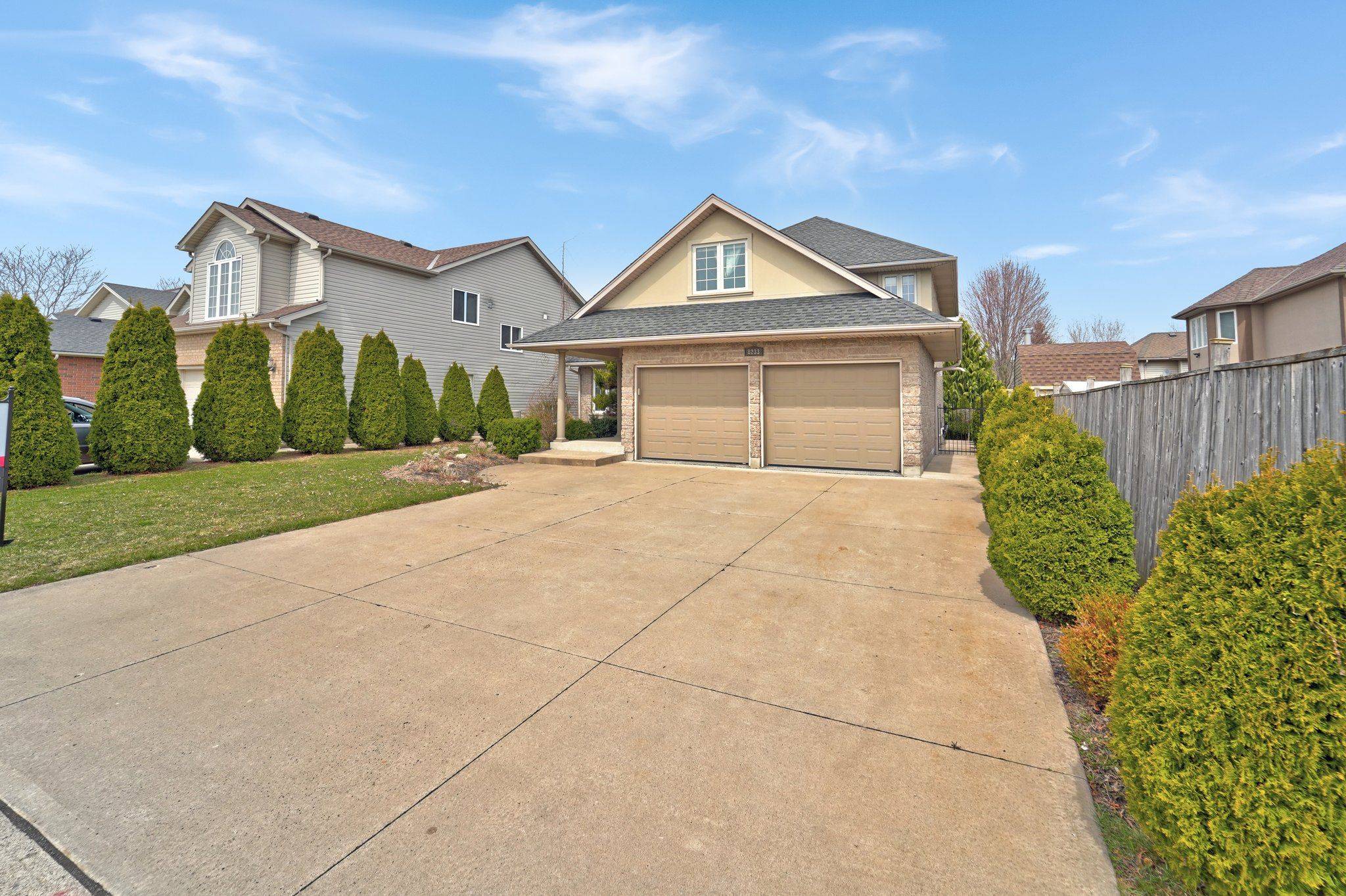 Niagara Falls, ON L2H 3L2,8233 Costabile DR