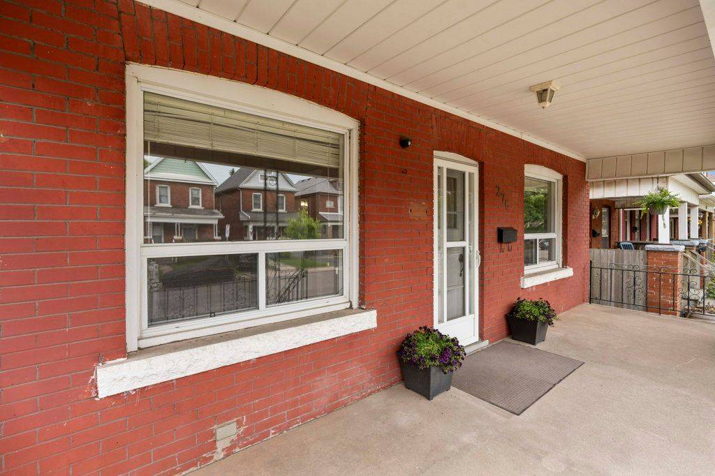 Hamilton, ON L8L 7S3,276 Balmoral AVE N
