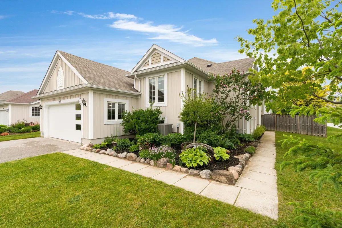 Clearview, ON L0M 1S0,291 Regina ST