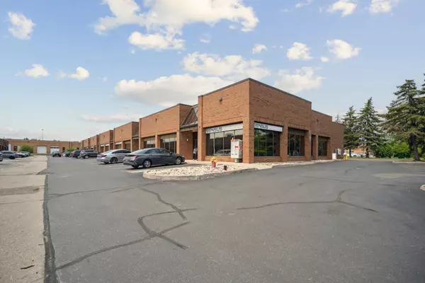 Oakville, ON L6L 6L4,2333 Wyecroft RD #6