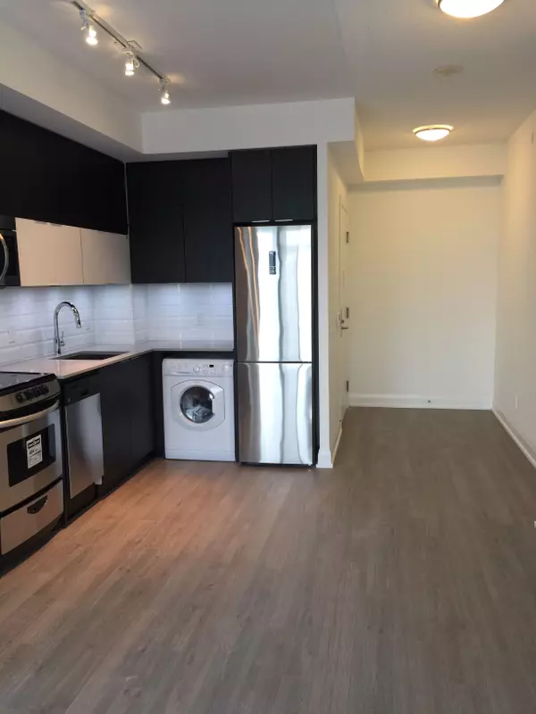 Toronto W06, ON M8V 0C8,56 ANNIE CRAIG DR #1001