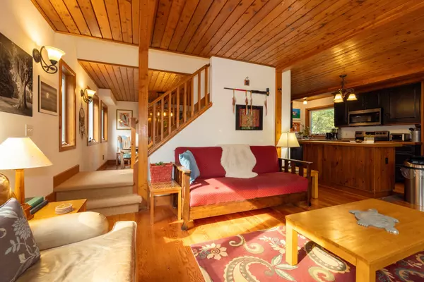 Selwyn, ON K0L 2H0,2195 MARSHALL LN