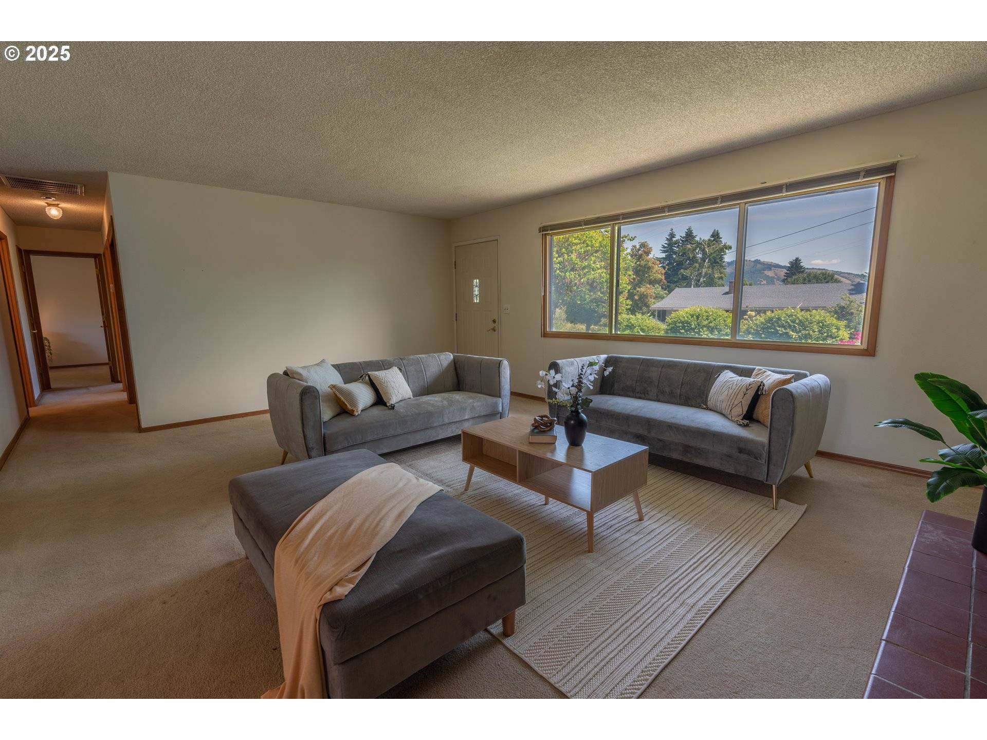 Hood River, OR 97031,420 24TH ST