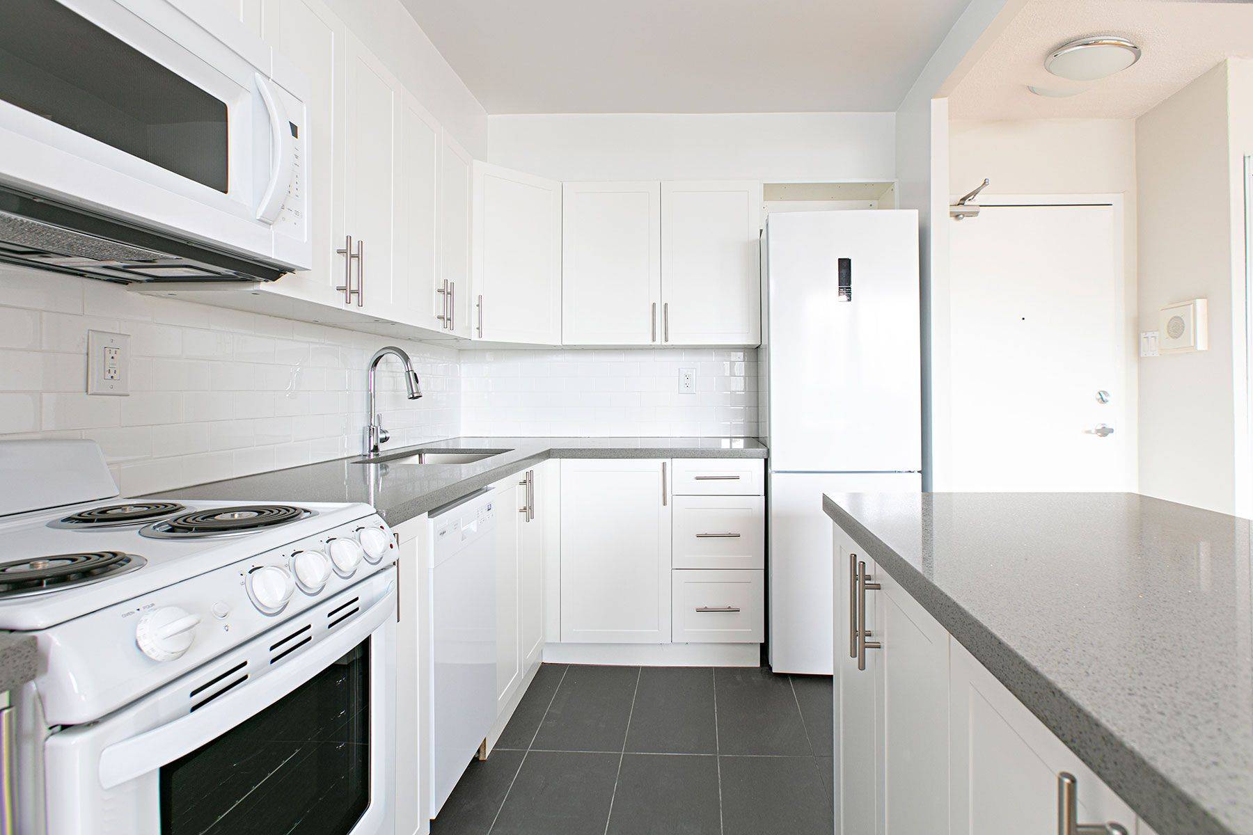 666 Spadina AVE #215, Toronto C01, ON M5S 2H8