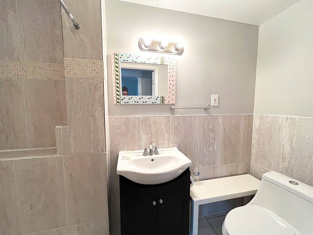 Toronto E06, ON M1N 3S1,67 Claremore AVE W