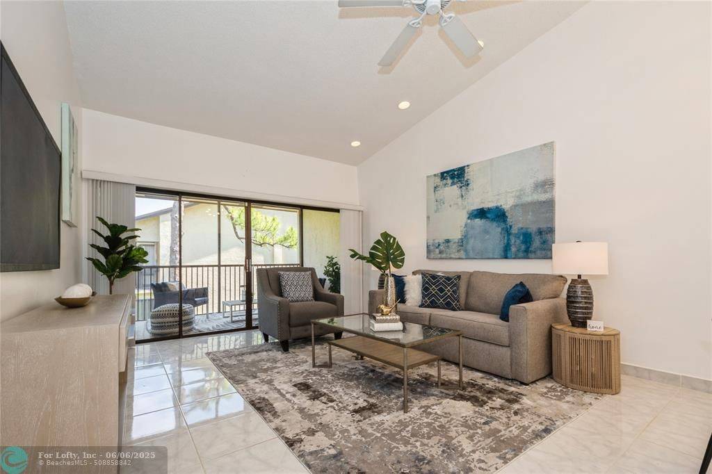 Deerfield Beach, FL 33442,1921 SW 15th St  #28