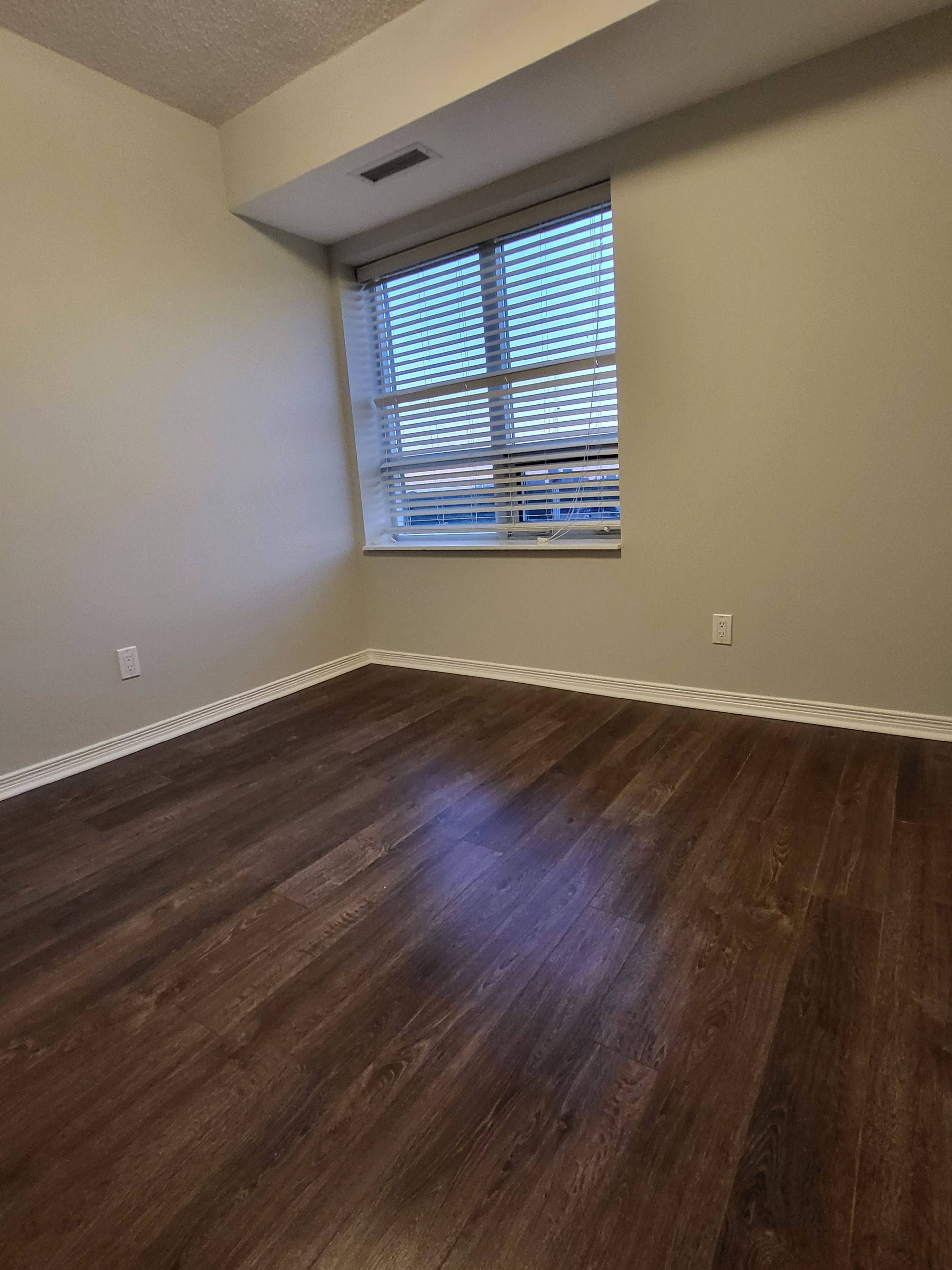 Toronto W02, ON M6P 5A1,60 Heintzman ST #1228