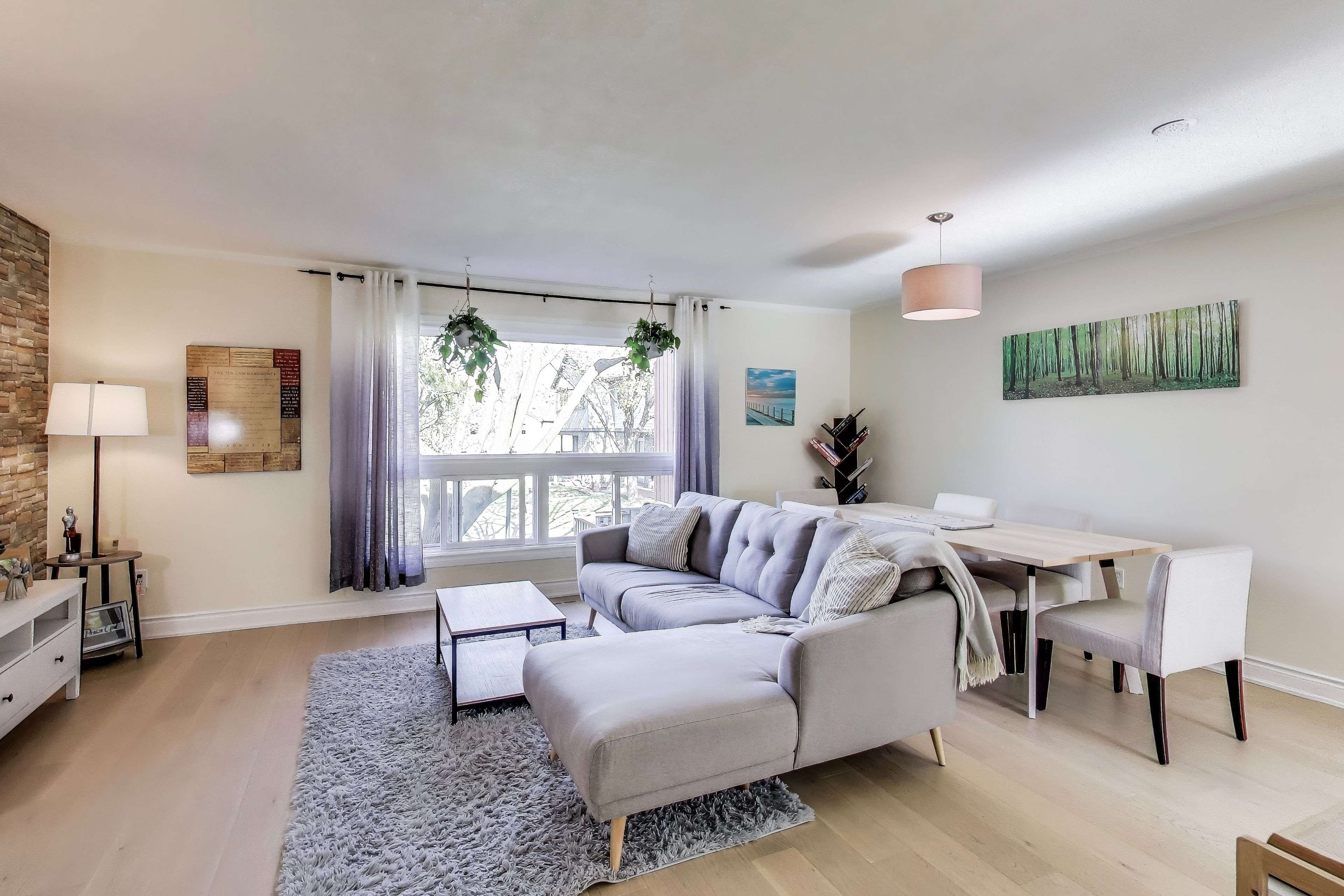 Mississauga, ON L5N 1Y2,98 Falconer DR #72
