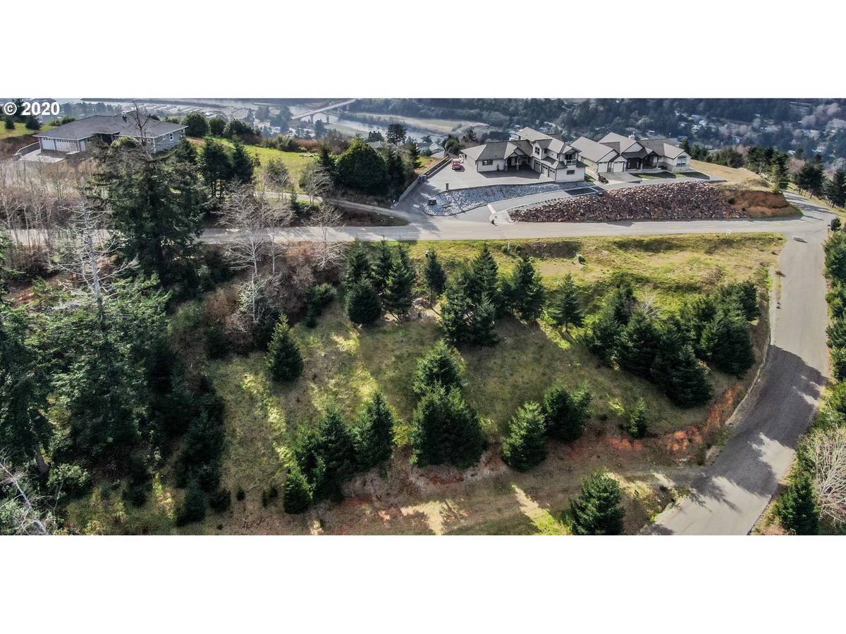 Brookings, OR 97415,98034 CROWN TERRACE RD