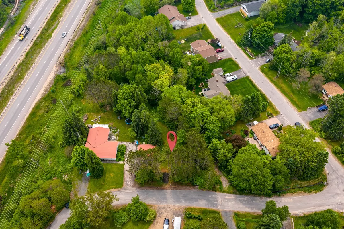 Huntsville, ON P1H 1Y8,211 Lakeshore RD