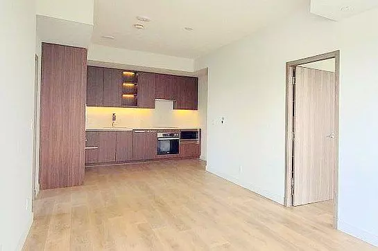 Toronto C15, ON M2K 1H8,27 McMahon DR #507