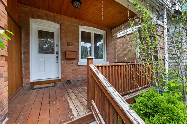 Toronto E03, ON M4C 3J8,96 WOODINGTON AVE