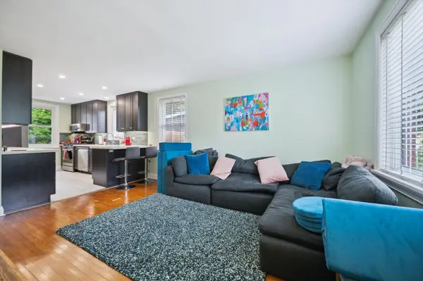 186 Bridgeport RD E, Waterloo, ON N2J 2K5