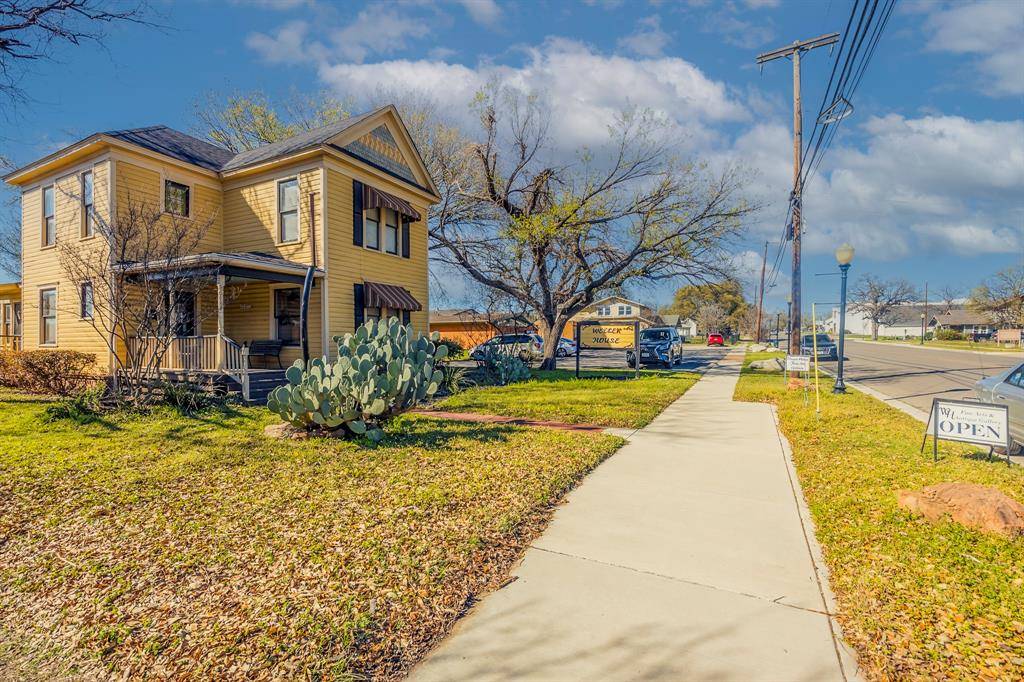 Fort Worth, TX 76112,3126 Handley Drive